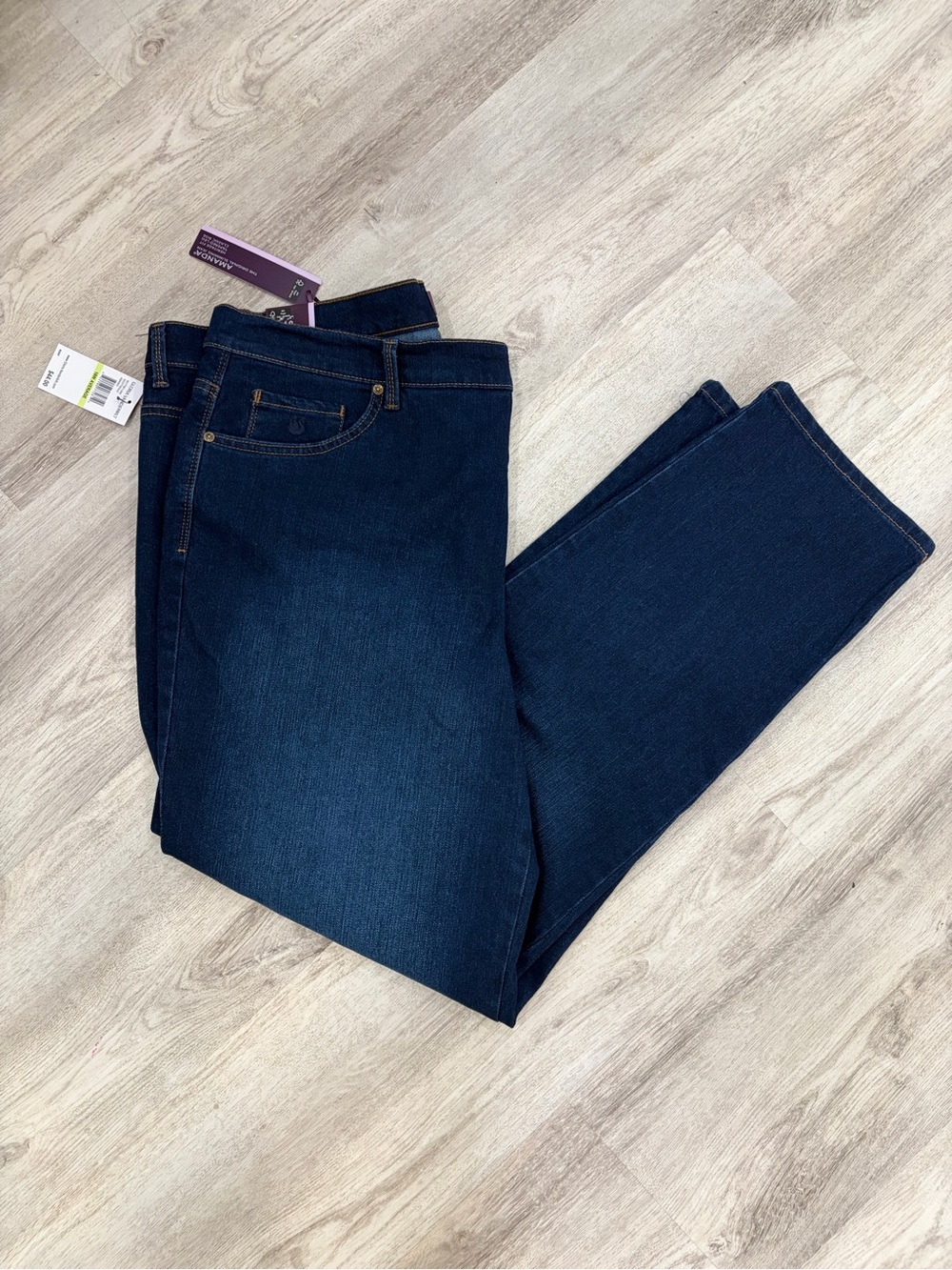NWT Gloria Vanderbilt Amanda slimming Jean Dark Blue Straight Leg Jeans 18W
